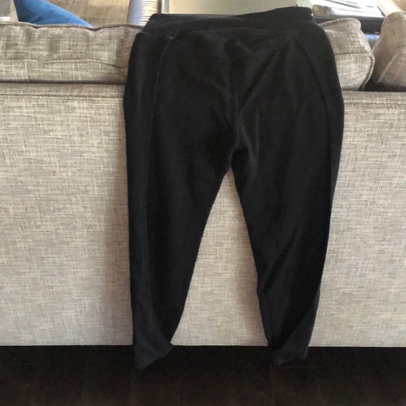 Joggers - Picture 2 of 3